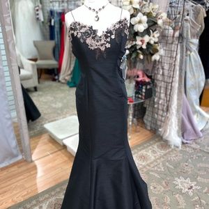 Tina di Martina Style 1722X Size 10 Black Color Dress